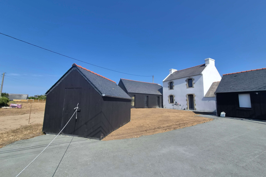Corps de ferme en fin de rénovation à 400 mètres de la plage