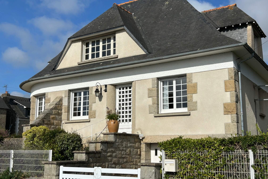 Maison familiale vue mer dans le centre ville de Cancale