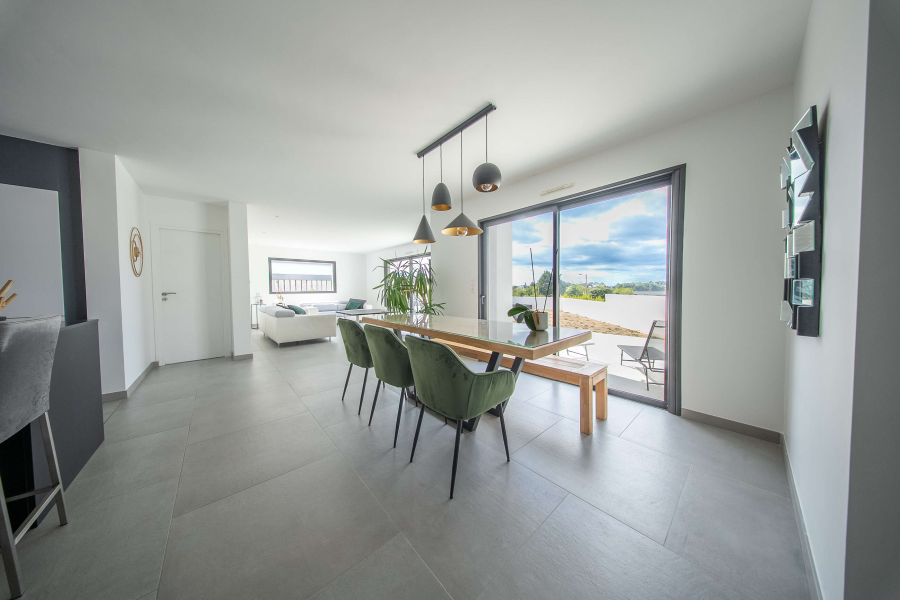 Villa contemporaine avec vue mer à Riantec, plage à pied