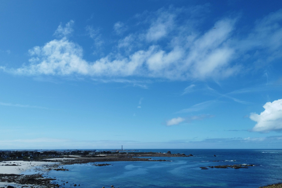 Emplacement d'exception à la Grève Blanche : vue mer et accès direct au littoral - Plouguerneau - Finistère Nord - Bretagne
