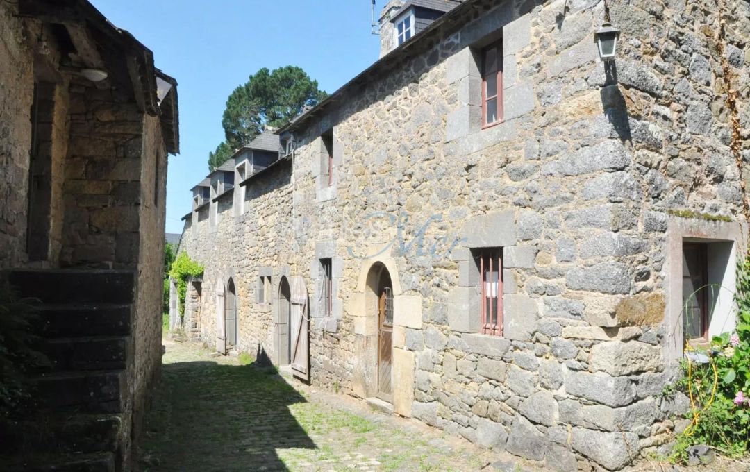 A vendre  12 pièces 322 m² HOPITAL CAMFROUT