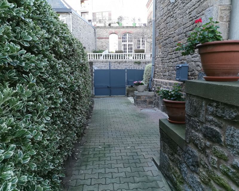 Allée maison