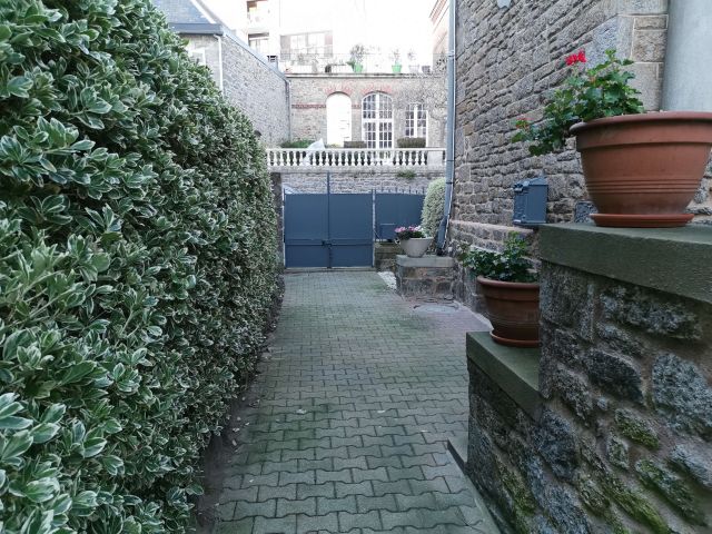 Allée maison