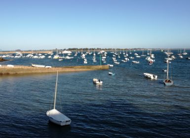 Promenade sur la cale à Port Navalo