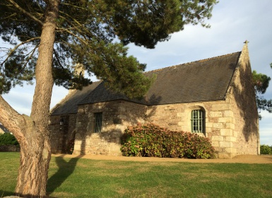Petite chapelle au dÃ©tour d'un chemin