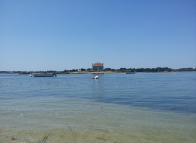 Vue sur la maison de pecheur à Saint Cado